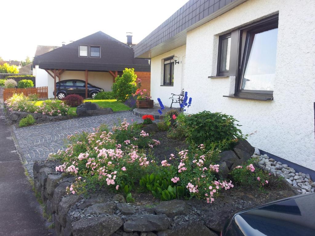 Ferienwohnung Evangeline Borsch Zell an der Mosel Bagian luar foto