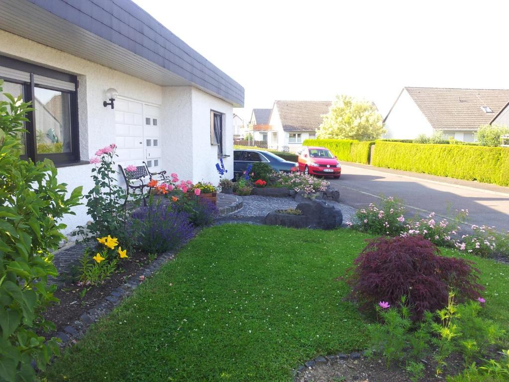 Ferienwohnung Evangeline Borsch Zell an der Mosel Bagian luar foto