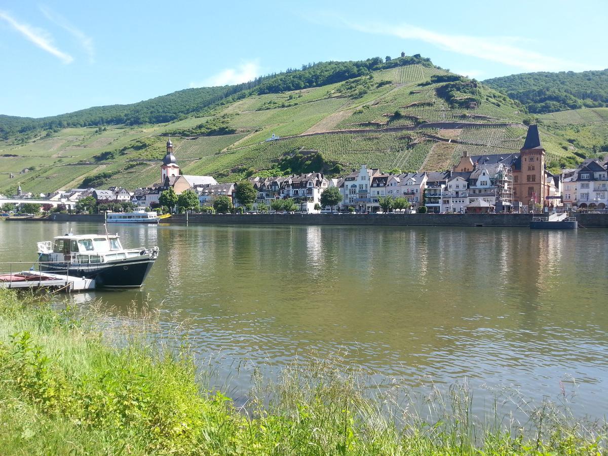 Ferienwohnung Evangeline Borsch Zell an der Mosel Bagian luar foto